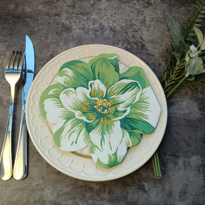Eco-friendly Green Flower-shaped Napkins for Table Setting Eco-friendly Green Flower-shaped Napkins for Table Setting