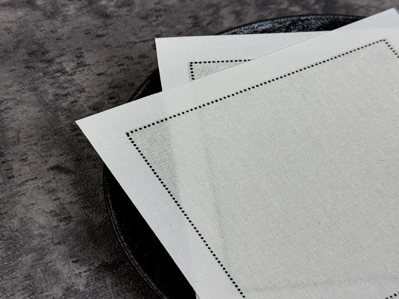 Care sunt avantajele cheie ale folosirii șervețelelor de pânză în detrimentul șervețelelor de hârtie?